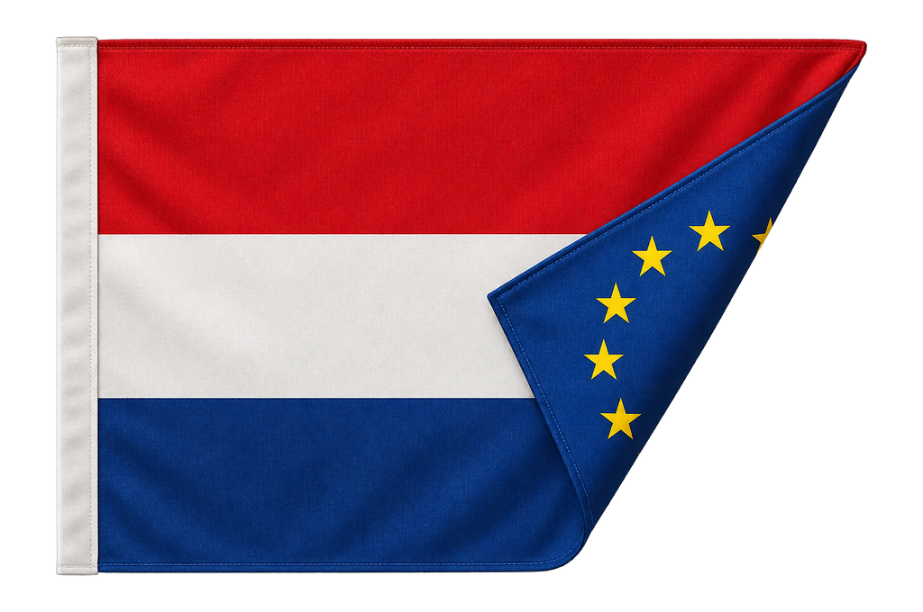 Dubbelzijdige vlag met de Nederlandse driekleur op de voorkant en de Europese vlag op de achterkant, de hoek omgeslagen: twee losse prints, beide kanten gewoon leesbaar